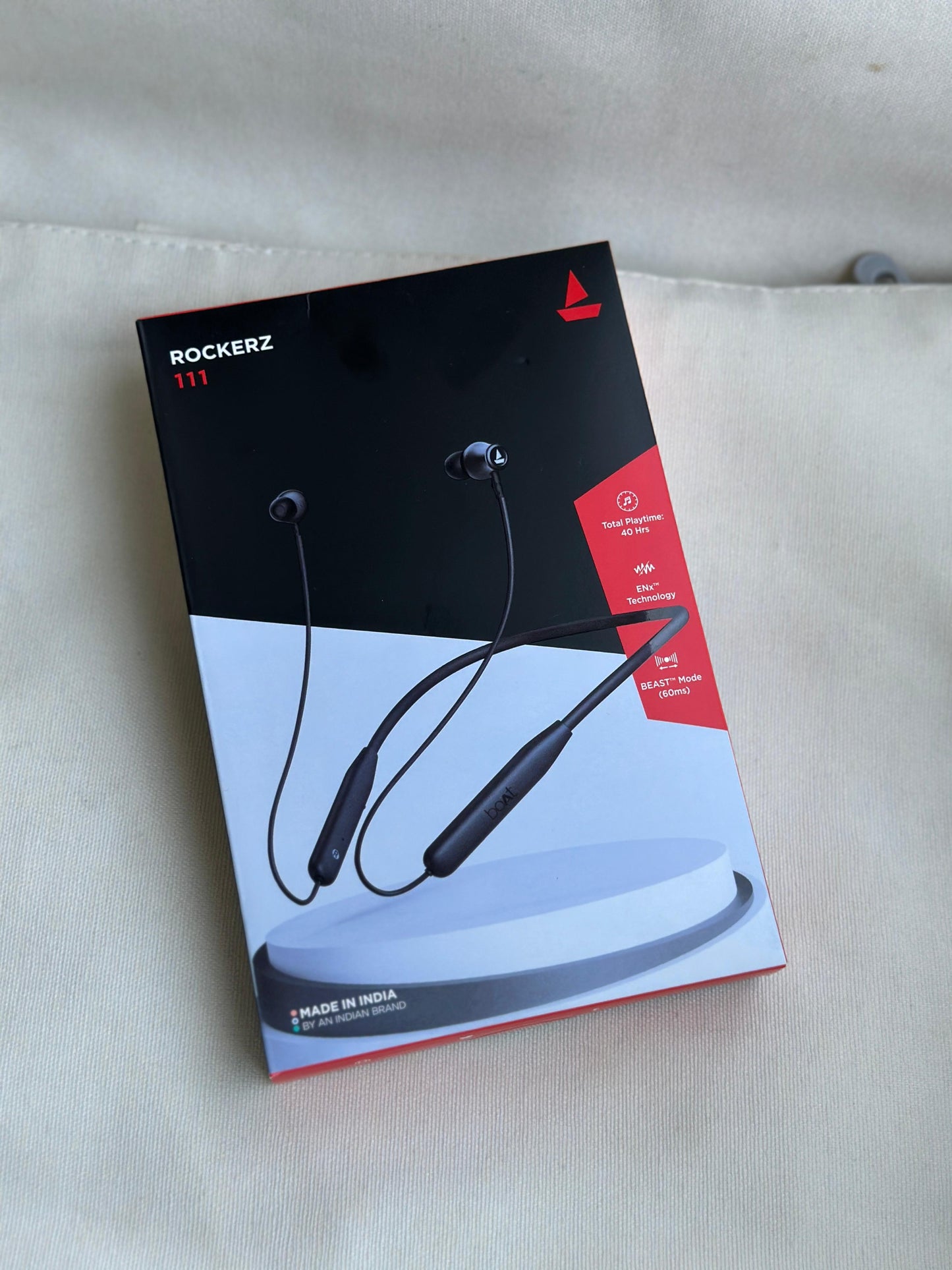 Boat Rockerz 111, Bluetooth Neckband, 40H Battery, Fast Charge, IPX5, Stream